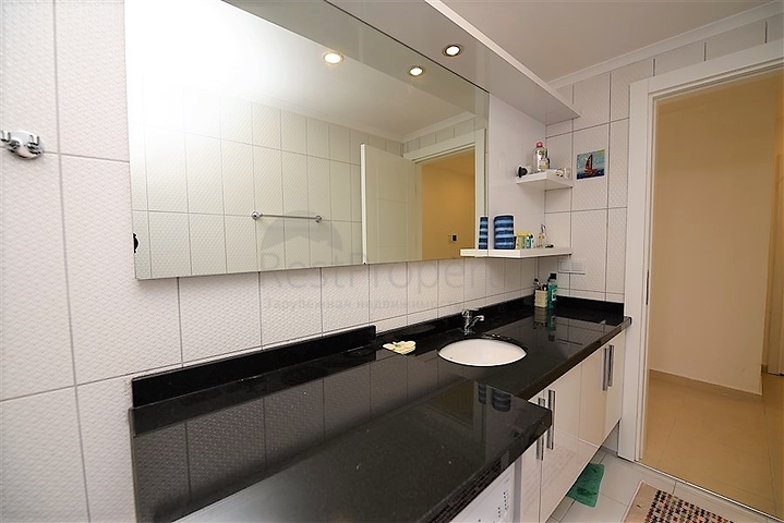 شقة مؤثثة غرفة نوم وصالة في افسلار / الانيا 