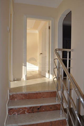 دوبلكس باطلالة بحرية - 4 غرف وصالة - مهموتلار / الانيا 