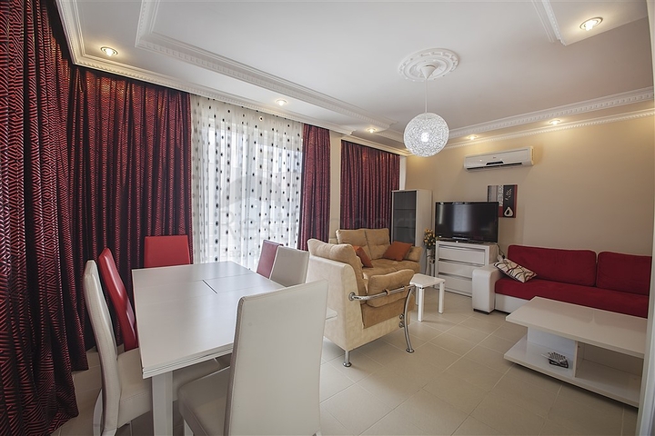 شقة دوبلكس مؤثثة من نوع 3 غرف وصالة 