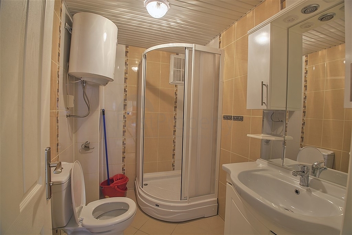 شقة دوبلكس مؤثثة من نوع 3 غرف وصالة 