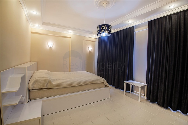 شقة دوبلكس مؤثثة من نوع 3 غرف وصالة 