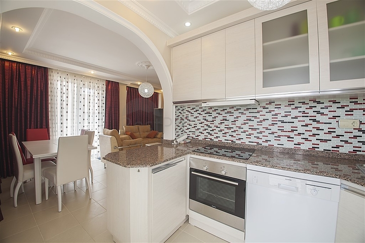 شقة دوبلكس مؤثثة من نوع 3 غرف وصالة 