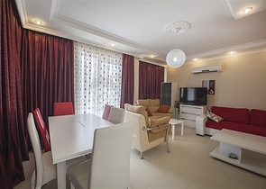 شقة دوبلكس مؤثثة من نوع 3 غرف وصالة 