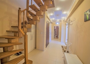 شقة دوبلكس مؤثثة من نوع 3 غرف وصالة 