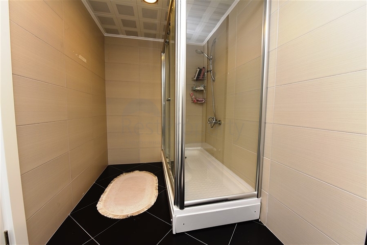 اطلالة بحر وقلعة - بنتهاوس واسعة ضمن مجمع فاخر في الانيا 