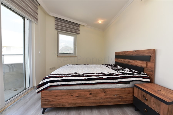 اطلالة بحر وقلعة - بنتهاوس واسعة ضمن مجمع فاخر في الانيا 