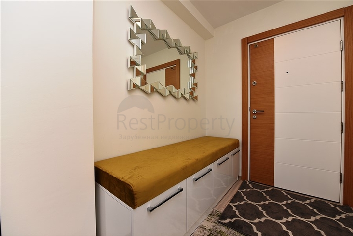 اطلالة بحر وقلعة - بنتهاوس واسعة ضمن مجمع فاخر في الانيا 