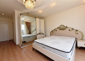 اطلالة بحر وقلعة - بنتهاوس واسعة ضمن مجمع فاخر في الانيا 