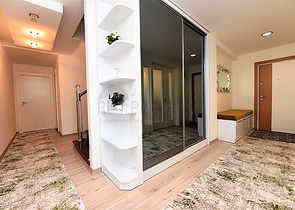 اطلالة بحر وقلعة - بنتهاوس واسعة ضمن مجمع فاخر في الانيا 