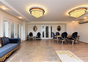 اطلالة بحر وقلعة - بنتهاوس واسعة ضمن مجمع فاخر في الانيا 