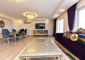 اطلالة بحر وقلعة - بنتهاوس واسعة ضمن مجمع فاخر في الانيا 