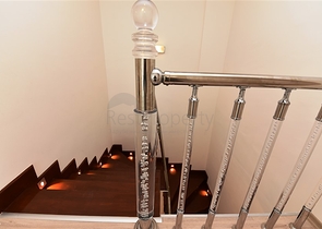 اطلالة بحر وقلعة - بنتهاوس واسعة ضمن مجمع فاخر في الانيا 