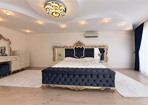 اطلالة بحر وقلعة - بنتهاوس واسعة ضمن مجمع فاخر في الانيا 