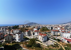 اطلالة بحر وقلعة - بنتهاوس واسعة ضمن مجمع فاخر في الانيا 