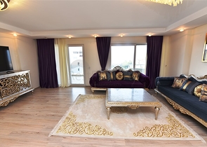 اطلالة بحر وقلعة - بنتهاوس واسعة ضمن مجمع فاخر في الانيا 