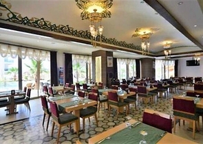 اطلالة بحر وقلعة - بنتهاوس واسعة ضمن مجمع فاخر في الانيا 