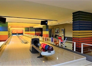 اطلالة بحر وقلعة - بنتهاوس واسعة ضمن مجمع فاخر في الانيا 