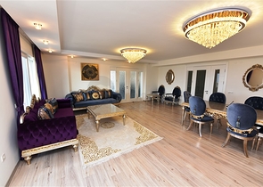 اطلالة بحر وقلعة - بنتهاوس واسعة ضمن مجمع فاخر في الانيا 