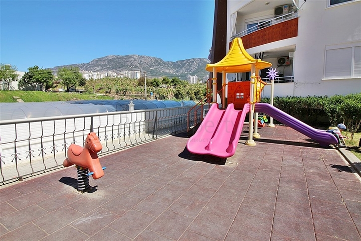 غرفة نوم وصالة بسعر مميز في مهموتلار - الانيا 