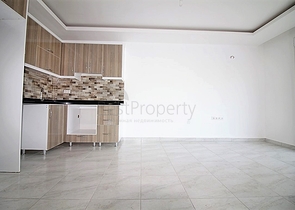 غرفة نوم وصالة بسعر مميز في مهموتلار - الانيا 