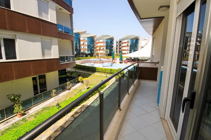 شقة 2 + 1 مع أثاث في مجمع نظام فندقي في أنطاليا