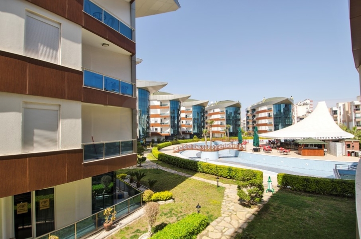 شقة 2 + 1 مع أثاث في مجمع نظام فندقي في أنطاليا