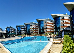 شقة 2 + 1 مع أثاث في مجمع نظام فندقي في أنطاليا