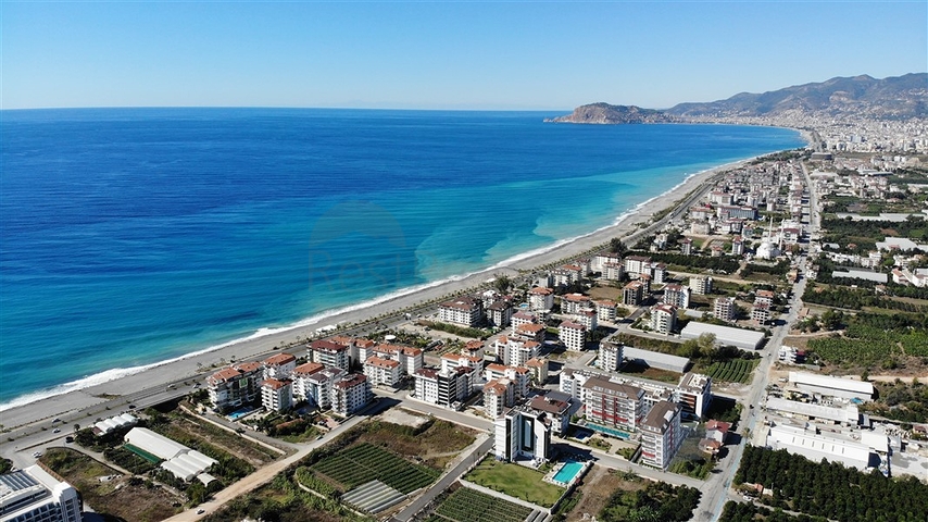 مجمع سكني حديث قريب من البحر في كاستل / الانيا 