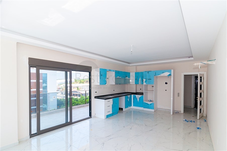 مجمع سكني حديث قريب من البحر في كاستل / الانيا 