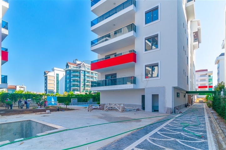 مجمع سكني حديث قريب من البحر في كاستل / الانيا 