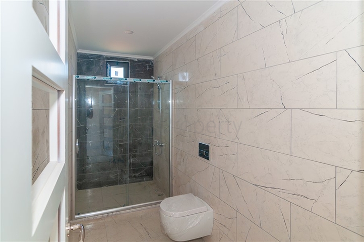 مجمع سكني حديث قريب من البحر في كاستل / الانيا 