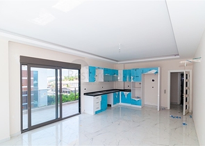 مجمع سكني حديث قريب من البحر في كاستل / الانيا 