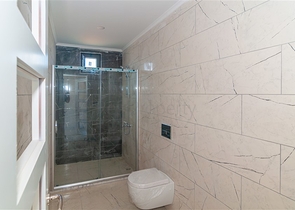 مجمع سكني حديث قريب من البحر في كاستل / الانيا 