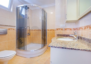 شقة غرفتين وصالة - مطبخ منفصل - مفروشة - في مهموتلار / الانيا 