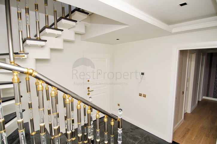 شقة دوبلكس 3 + 1 5 دقائق سيرا على الأقدام من البحر وشواطئ كونيالتي