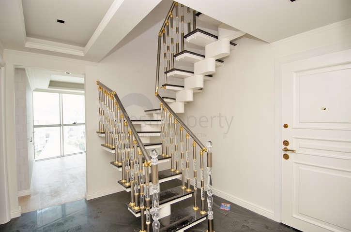 شقة دوبلكس 3 + 1 5 دقائق سيرا على الأقدام من البحر وشواطئ كونيالتي