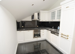 شقة دوبلكس 3 + 1 5 دقائق سيرا على الأقدام من البحر وشواطئ كونيالتي