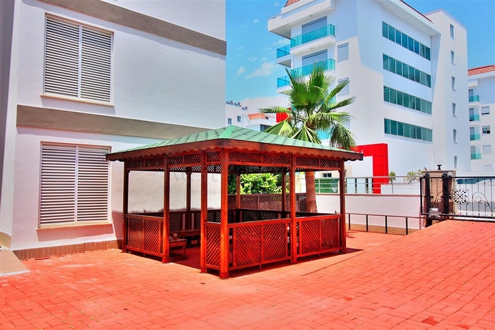 اطلالة بحرية مباشرة _ شقة مفروشة ضمن مجمع سكني فخم في كاستل / الانيا 