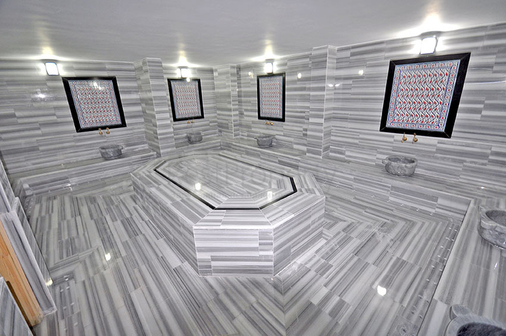 اطلالة بحرية مباشرة _ شقة مفروشة ضمن مجمع سكني فخم في كاستل / الانيا 