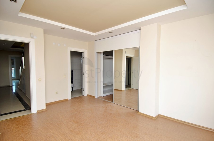 بنتهاوس واسع 4 + 2 في أونجالي كونيالتي أنطاليا