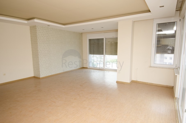 بنتهاوس واسع 4 + 2 في أونجالي كونيالتي أنطاليا