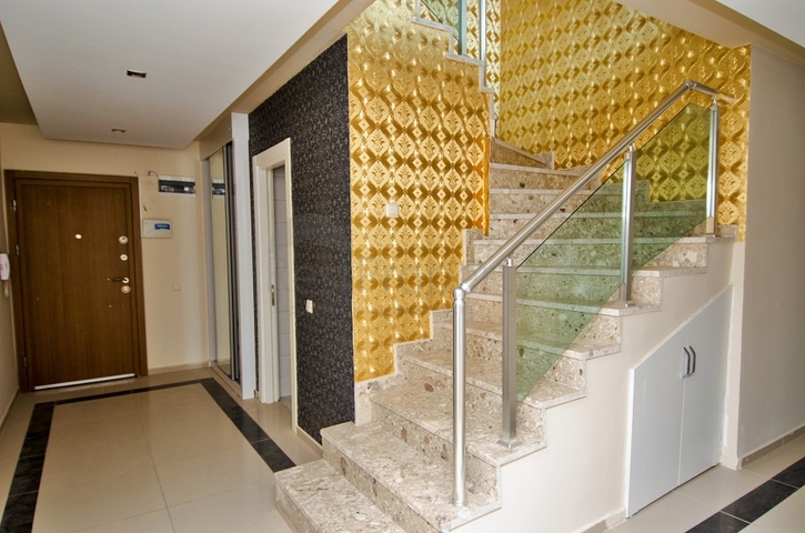 بنتهاوس واسع 4 + 2 في أونجالي كونيالتي أنطاليا