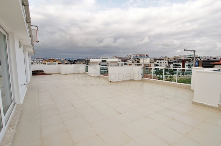 بنتهاوس واسع 4 + 2 في أونجالي كونيالتي أنطاليا