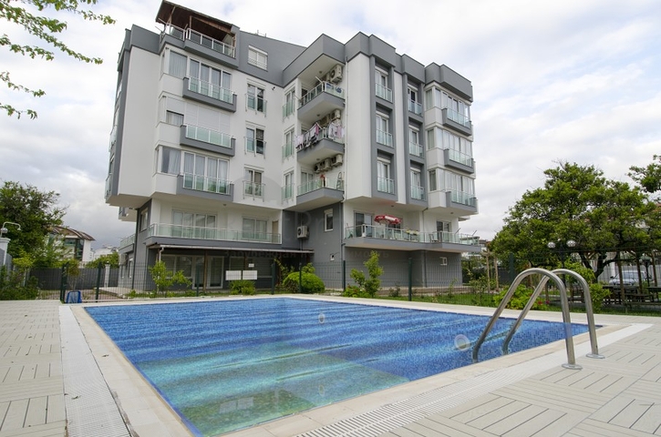 بنتهاوس واسع 4 + 2 في أونجالي كونيالتي أنطاليا