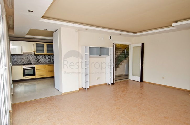 بنتهاوس واسع 4 + 2 في أونجالي كونيالتي أنطاليا