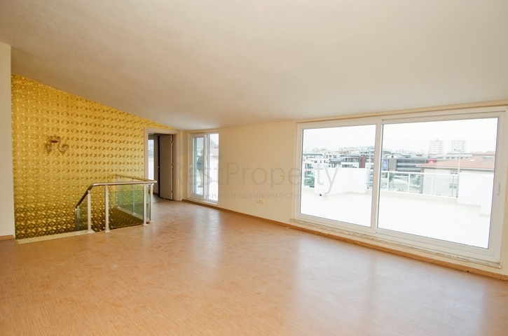 بنتهاوس واسع 4 + 2 في أونجالي كونيالتي أنطاليا