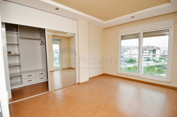 بنتهاوس واسع 4 + 2 في أونجالي كونيالتي أنطاليا