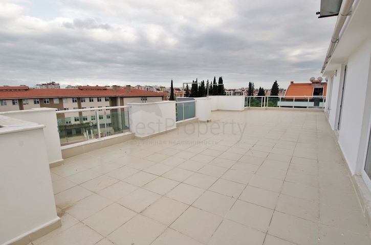 بنتهاوس واسع 4 + 2 في أونجالي كونيالتي أنطاليا