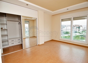 بنتهاوس واسع 4 + 2 في أونجالي كونيالتي أنطاليا