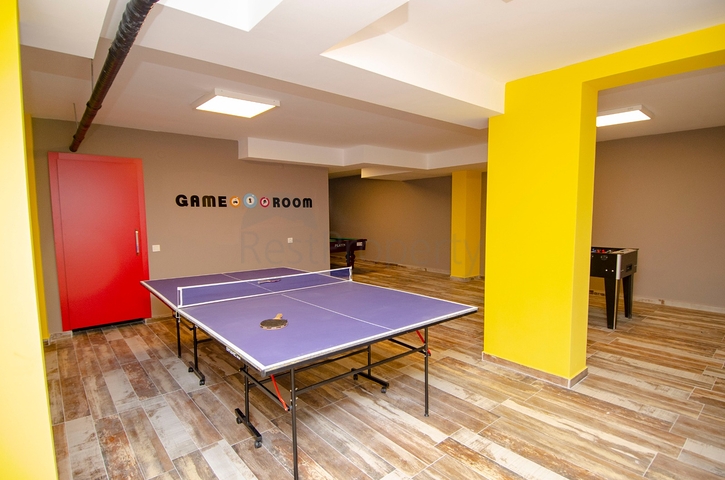 شقة 2 + 1 تطل على حمام السباحة في مجمع جديد في ليمان